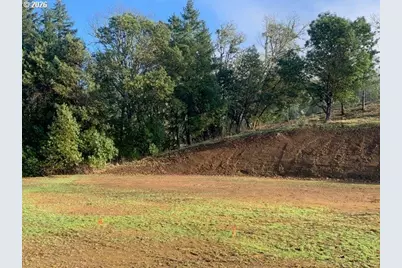 2 NE Pearce Rd #2, Roseburg, OR 97470 - Photo 9