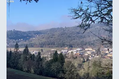 2 NE Pearce Rd #2, Roseburg, OR 97470 - Photo 7