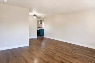 492 W Olympic St, Springfield, OR 97477 - Photo 7