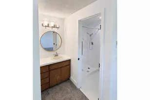 492 W Olympic St, Springfield, OR 97477 - Photo 19