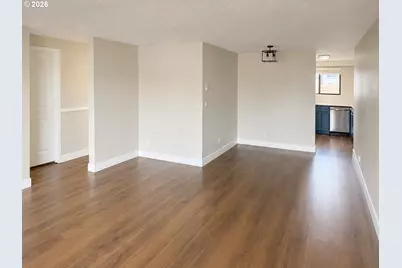 492 W Olympic St, Springfield, OR 97477 - Photo 13