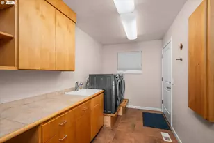 45947 N Gate Creek Rd, Vida, OR 97488 - Photo 21