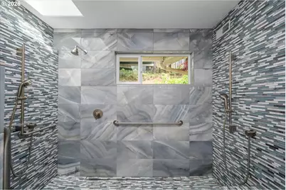 45947 N Gate Creek Rd, Vida, OR 97488 - Photo 15