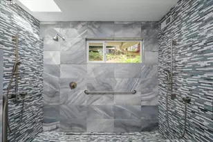 45947 N Gate Creek Rd, Vida, OR 97488 - Photo 15