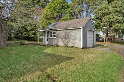 1115 SW Harbor Ave, Lincoln City, OR 97367 - Photo 3