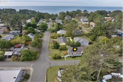 1115 SW Harbor Ave, Lincoln City, OR 97367 - Photo 5