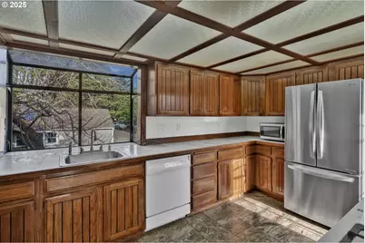 1115 SW Harbor Ave, Lincoln City, OR 97367 - Photo 19