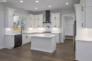 15213 S E Towers Ter, Milwaukie, OR 97267 - Photo 9