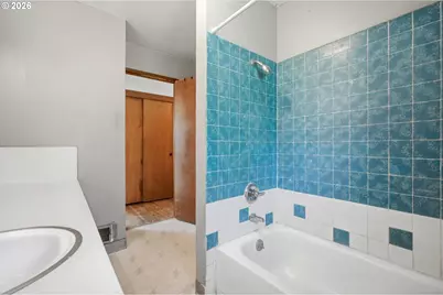 1422 SW Hensley Rd, Troutdale, OR 97060 - Photo 19