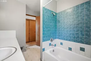 1422 SW Hensley Rd, Troutdale, OR 97060 - Photo 19