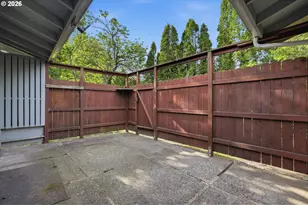 1422 SW Hensley Rd, Troutdale, OR 97060 - Photo 23