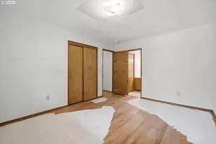 1422 SW Hensley Rd, Troutdale, OR 97060 - Photo 11