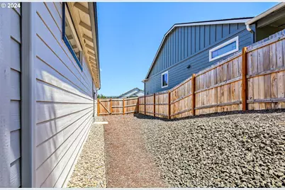170 Rockcrest Dr, Lowell, OR 97452 - Photo 41