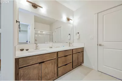 170 Rockcrest Dr, Lowell, OR 97452 - Photo 33