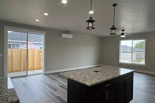 157 Elkton St, Sutherlin, OR 97479 - Photo 7