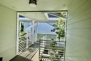 311 N Hayden Bay Dr, Portland, OR 97217 - Photo 9