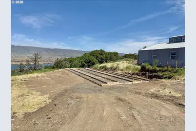 2743 E 9th St, The Dalles, OR 97058 - Photo 9