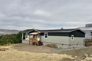 2743 E 9th St, The Dalles, OR 97058 - Photo 3