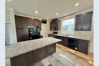2743 E 9th St, The Dalles, OR 97058 - Photo 9
