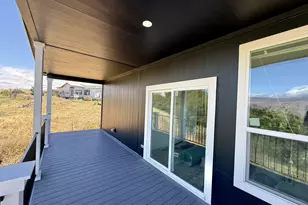 2743 E 9th St, The Dalles, OR 97058 - Photo 3
