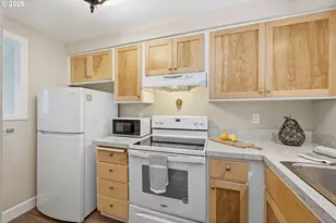 417 Stonewood Dr, Eugene, OR 97405 - Photo 15