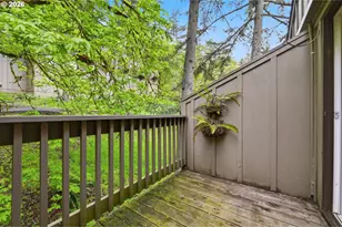 417 Stonewood Dr, Eugene, OR 97405 - Photo 29