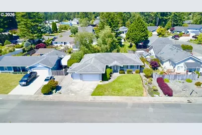 866 Jodee Ln, Brookings, OR 97415 - Photo 3