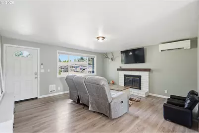 697 54th St, Springfield, OR 97478 - Photo 35