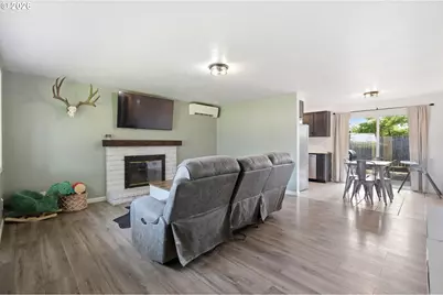 697 54th St, Springfield, OR 97478 - Photo 37