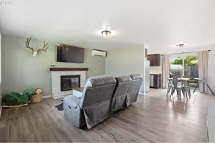 697 54th St, Springfield, OR 97478 - Photo 37