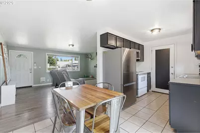 697 54th St, Springfield, OR 97478 - Photo 7