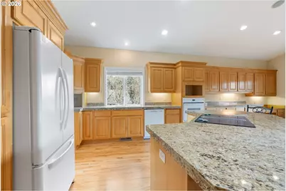 105 SW Dogwood Ln, White Salmon, WA 98672 - Photo 13