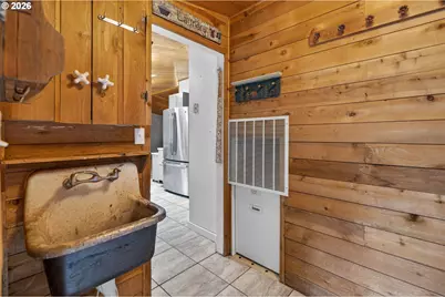 20284 El Romar Dr NE, Scotts Mills, OR 97375 - Photo 27