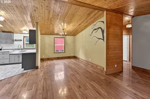 20284 El Romar Dr NE, Scotts Mills, OR 97375 - Photo 11