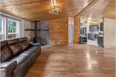 20284 El Romar Dr NE, Scotts Mills, OR 97375 - Photo 17