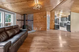 20284 El Romar Dr NE, Scotts Mills, OR 97375 - Photo 17