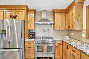 10300 SW Coquille Dr, Tualatin, OR 97062 - Photo 15