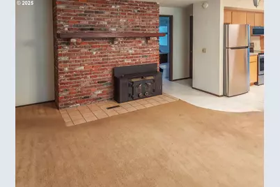 210 Cherokee Ave, Roseburg, OR 97471 - Photo 5