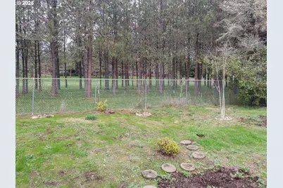 210 Cherokee Ave, Roseburg, OR 97471 - Photo 35