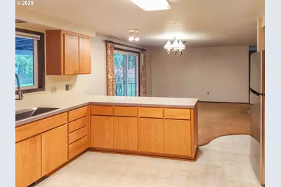 210 Cherokee Ave, Roseburg, OR 97471 - Photo 9