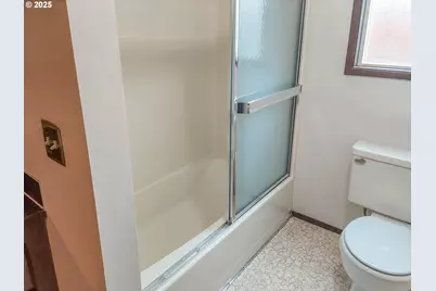 210 Cherokee Ave, Roseburg, OR 97471 - Photo 27