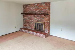 210 Cherokee Ave, Roseburg, OR 97471 - Photo 3