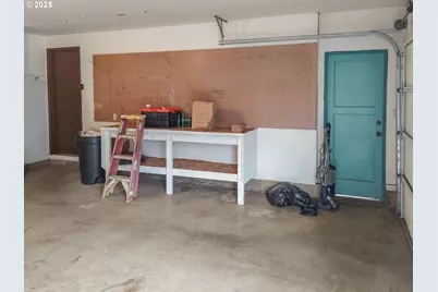 210 Cherokee Ave, Roseburg, OR 97471 - Photo 21