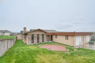 1209 SW Zeta Ct, Pendleton, OR 97801 - Photo 3