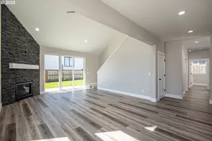 24934 Westfield Ave, Veneta, OR 97487 - Photo 21