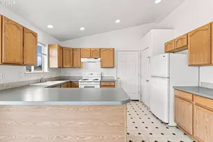 1228 SW Martin Ct, Hermiston, OR 97838 - Photo 3