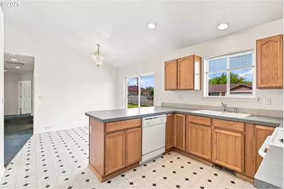 1228 SW Martin Ct, Hermiston, OR 97838 - Photo 5