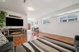 13546 SE Steele St, Portland, OR 97236 - Photo 9