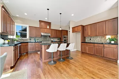 10766 NW Jordan Ln, Portland, OR 97210 - Photo 11