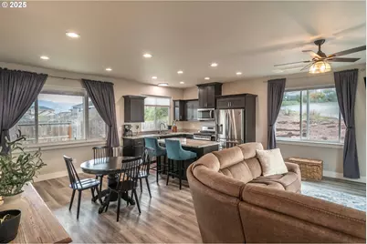 180 Brady Ln, Roseburg, OR 97471 - Photo 3